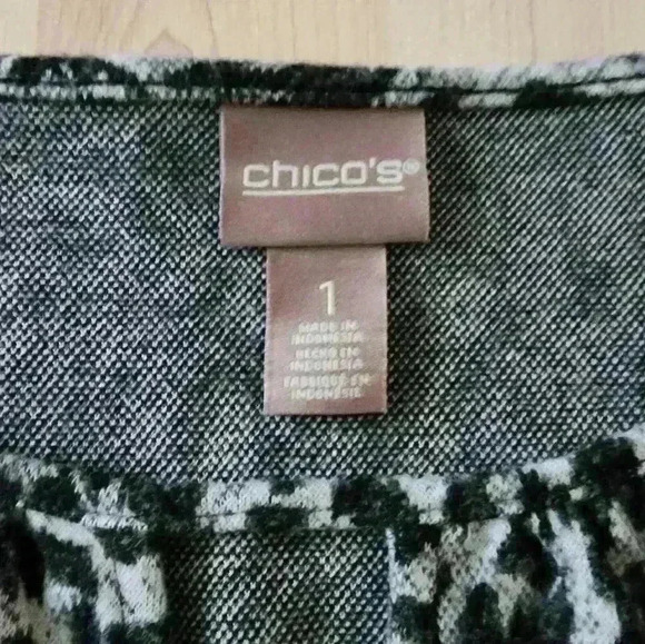 Chicos leopard print top size 1 - Picture 6 of 7